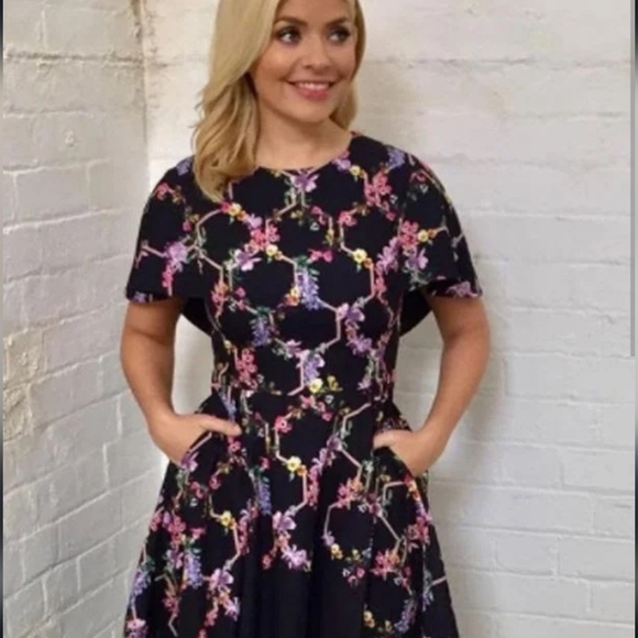 🍒TED BAKER🍒 CAPE DRESS - Picture 3 of 4